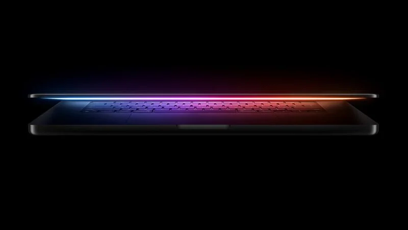 OmdiaOꌢ OLED MacBook Pro Pӛ